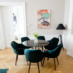 the-flats-apartments-urania.vienna-besthotels.com/